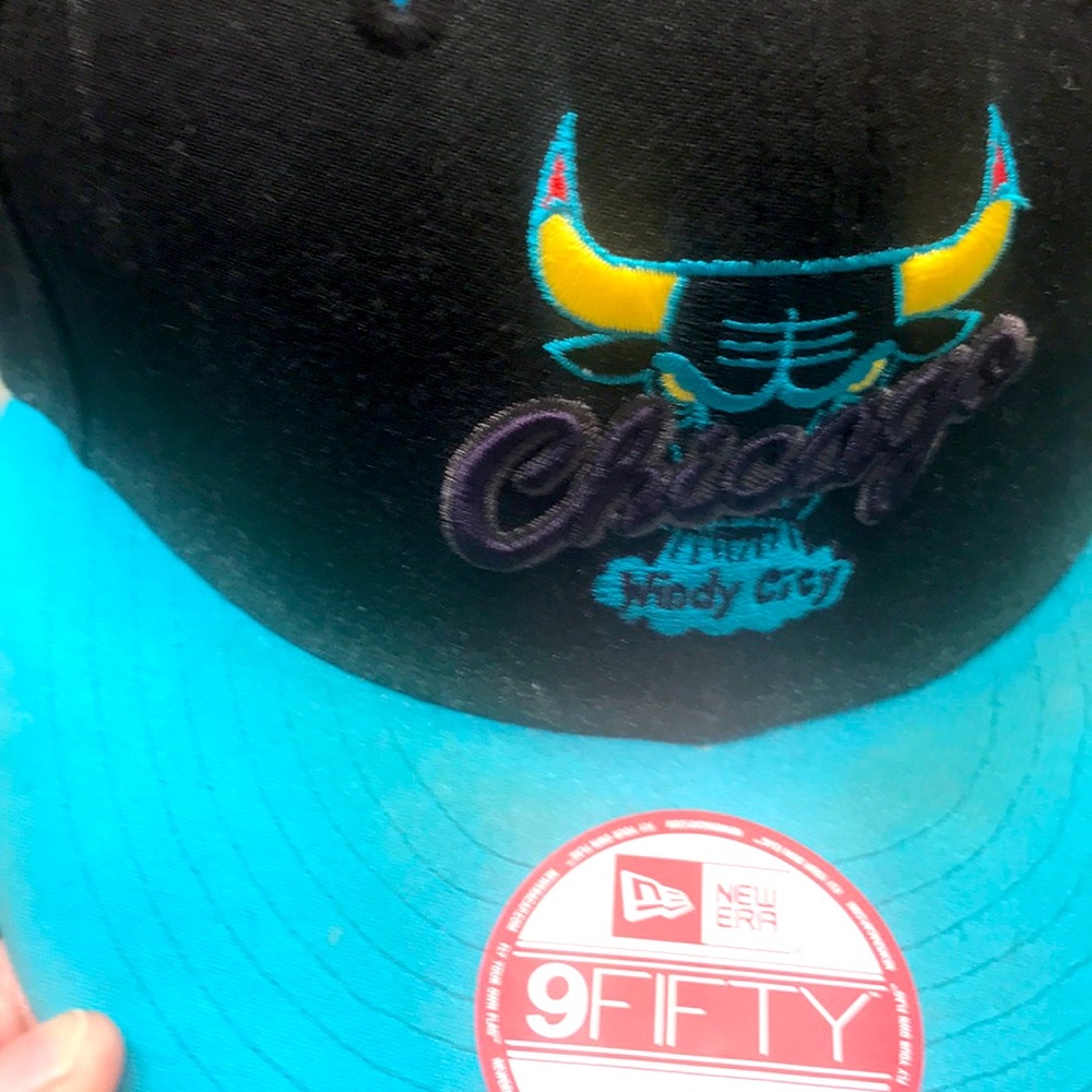Men hat. Snap back .. Chicago bulls hat